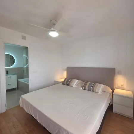 Rosalia, Located On The 9th Floor With Amazing Sea Views And 2 Large Swimming Pools! * El Campello